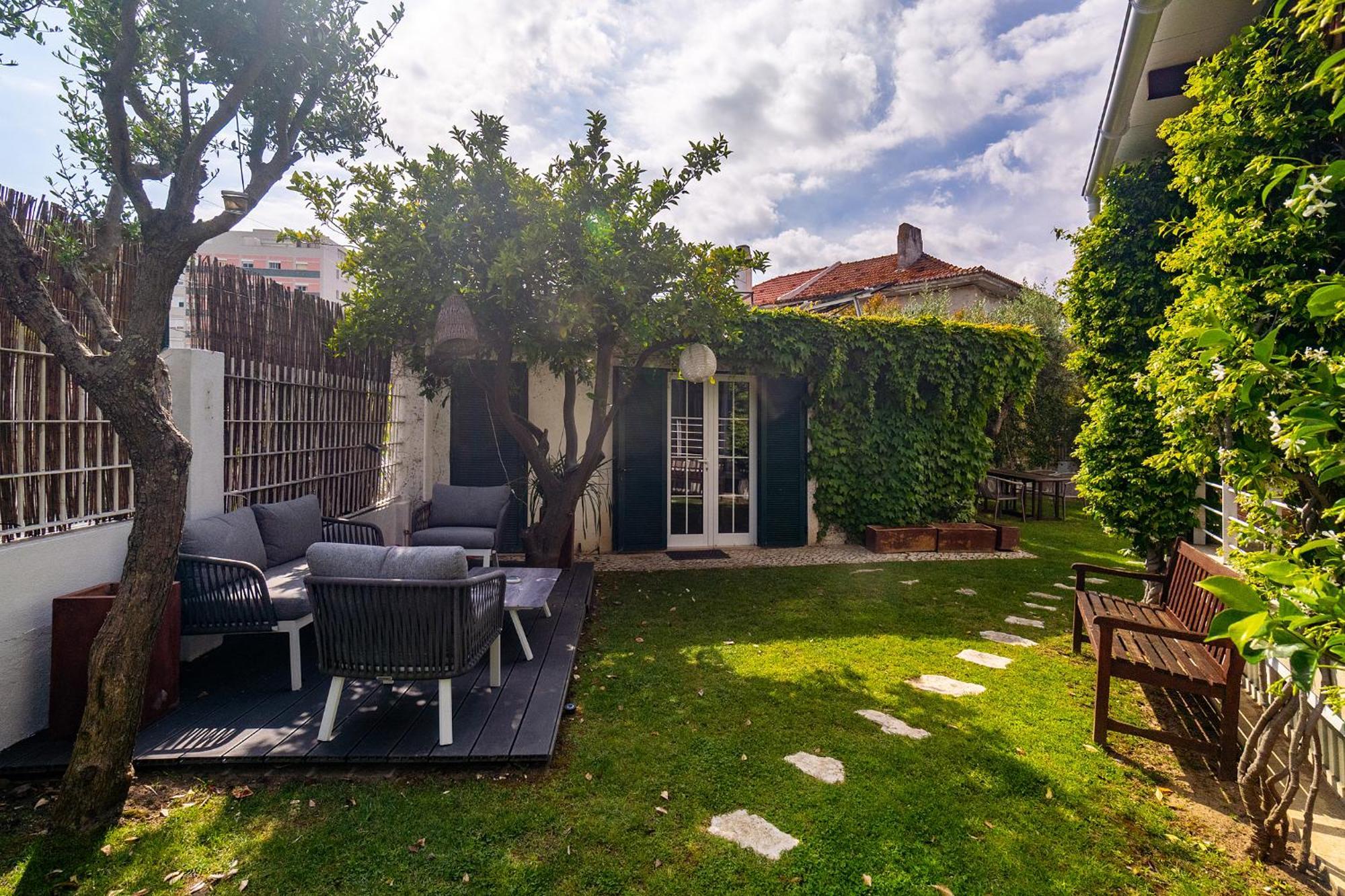 Casa de Férias Whome With Shared Garden & Pool *